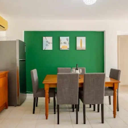 Beautiful Regina Gardens *