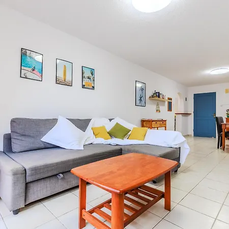 Beautiful Regina Gardens Apartment *