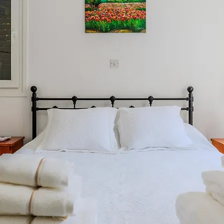 Beautiful Regina Gardens Apartment *