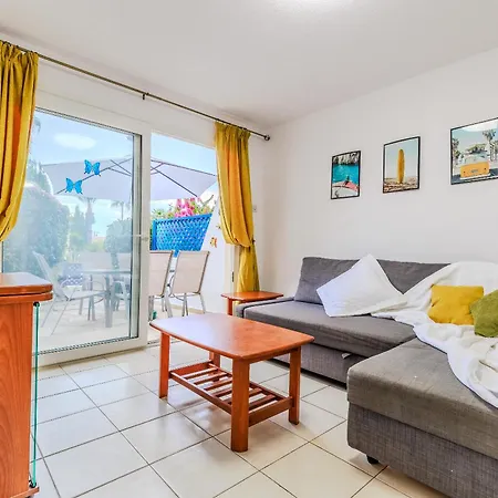 Beautiful Regina Gardens Apartment *