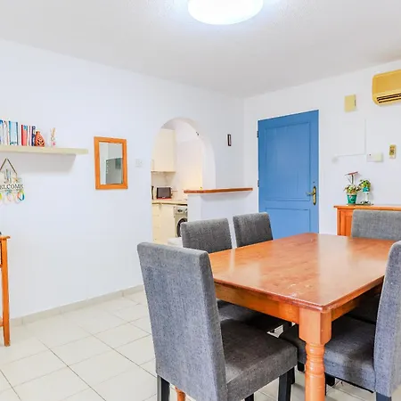 Beautiful Regina Gardens Apartment Paphos
