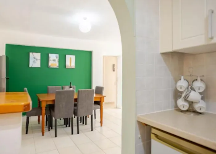 Beautiful Regina Gardens Lejlighed *